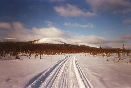 Kyroen Loma Кемпинг